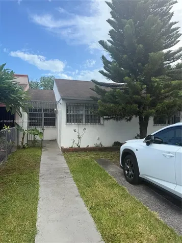 11472 SW 4th Street Sweetwater FL 33174