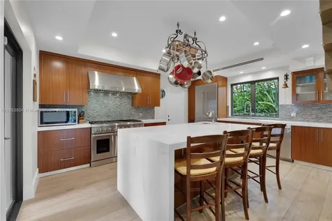4475 N Meridian Avenue Miami Beach FL 33140