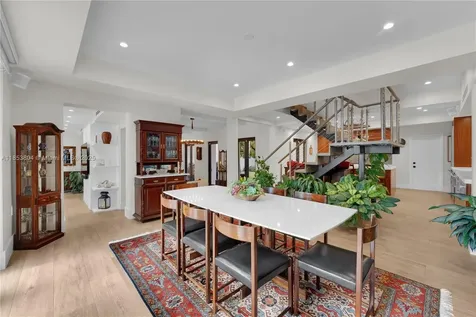 4475 N Meridian Avenue Miami Beach FL 33140