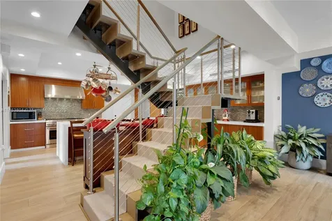 4475 N Meridian Avenue Miami Beach FL 33140