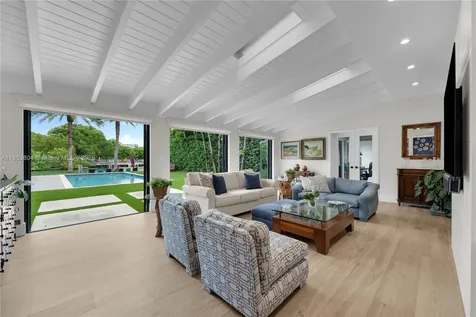 4475 N Meridian Avenue Miami Beach FL 33140