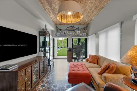 4475 N Meridian Avenue Miami Beach FL 33140