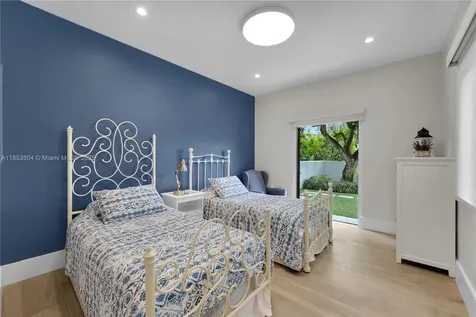 4475 N Meridian Avenue Miami Beach FL 33140