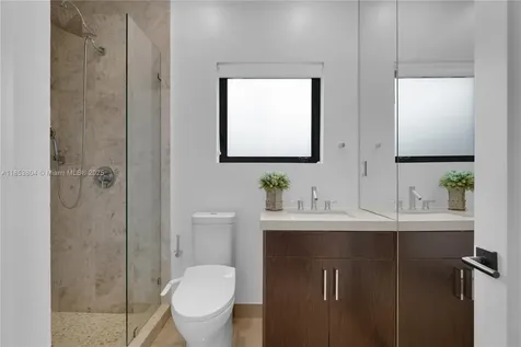 4475 N Meridian Avenue Miami Beach FL 33140