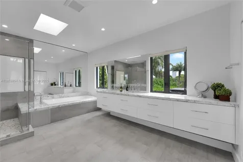 4475 N Meridian Avenue Miami Beach FL 33140