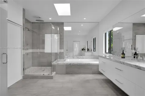 4475 N Meridian Avenue Miami Beach FL 33140