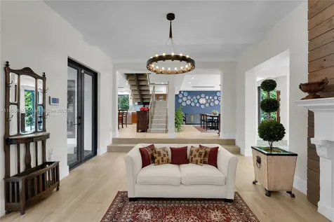 4475 N Meridian Avenue Miami Beach FL 33140