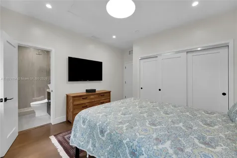 4475 N Meridian Avenue Miami Beach FL 33140