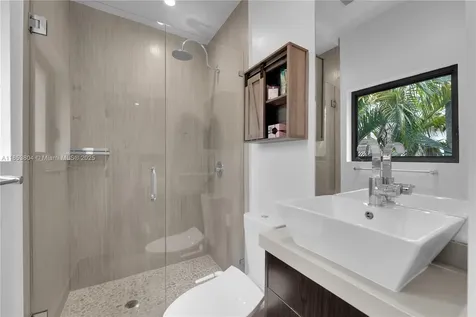 4475 N Meridian Avenue Miami Beach FL 33140