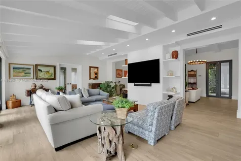 4475 N Meridian Avenue Miami Beach FL 33140