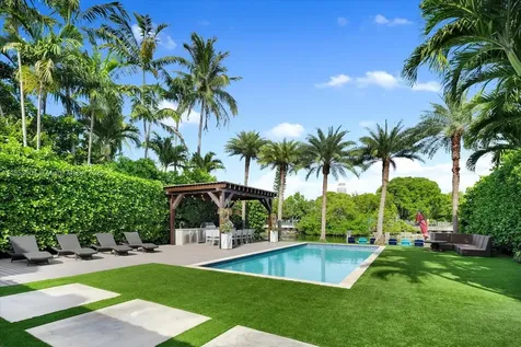4475 N Meridian Avenue Miami Beach FL 33140
