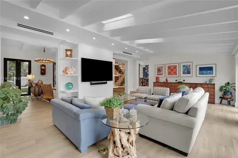 4475 N Meridian Avenue Miami Beach FL 33140
