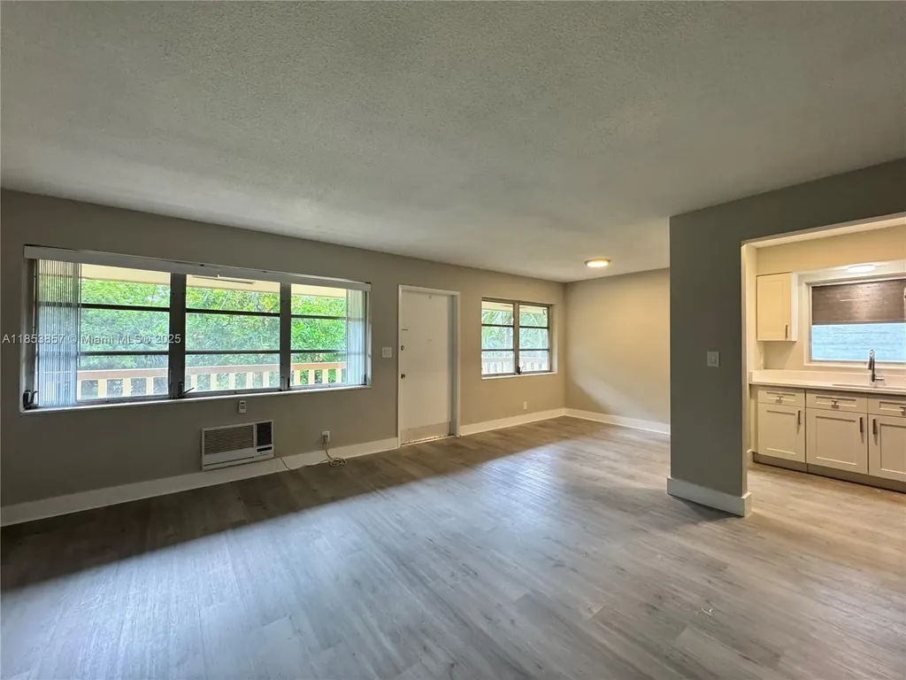 4317 NE 21st Avenue Fort Lauderdale FL 33308