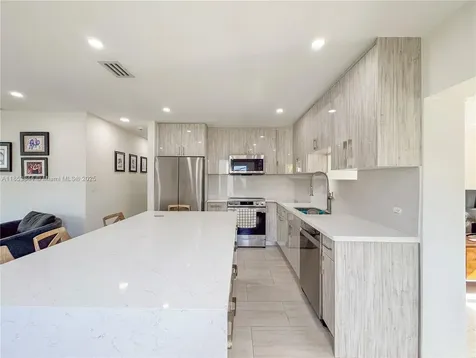 3064 SW 16th Terrace Miami FL 33145