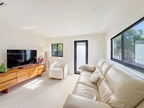 3064 SW 16th Terrace Miami FL 33145
