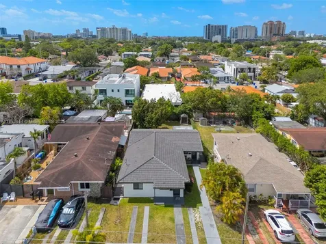 3064 SW 16th Terrace Miami FL 33145