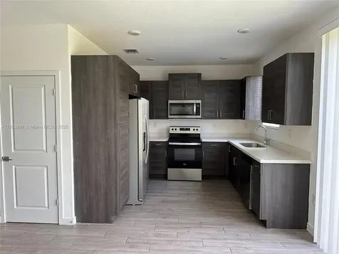 1092 SE 23rd Avenue Homestead FL 33035