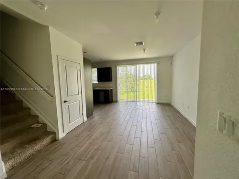 1092 SE 23rd Avenue Homestead FL 33035