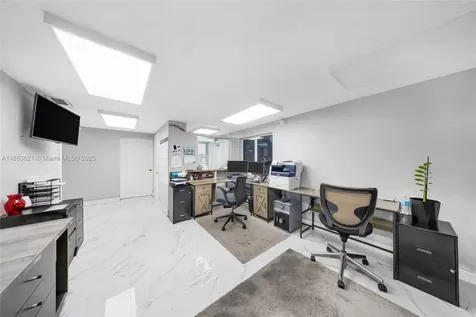 2696 W 3rd Avenue Hialeah FL 33010