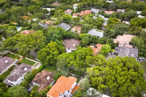 528 Sevilla Avenue Coral Gables FL 33134