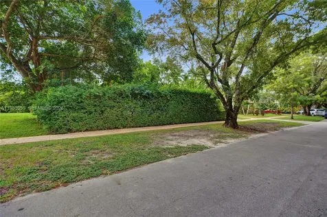 528 Sevilla Avenue Coral Gables FL 33134