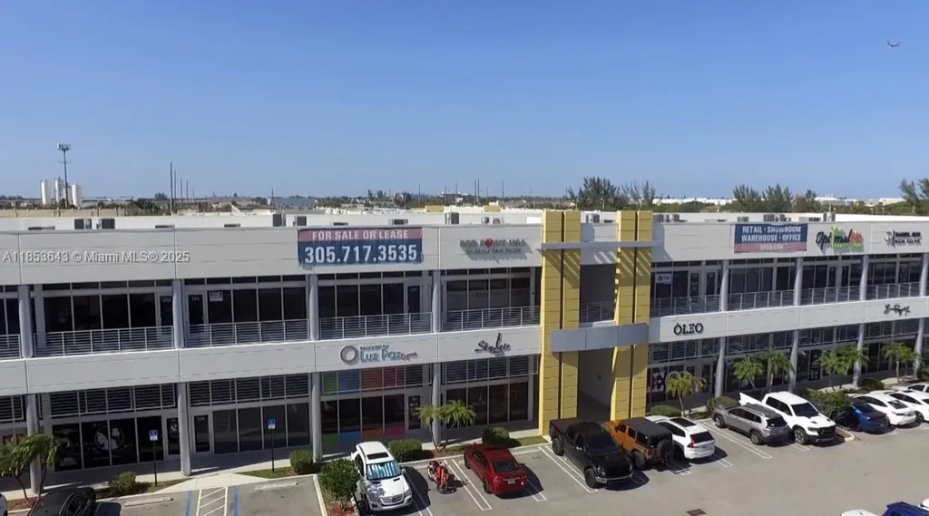 10887 NW 17th Street Sweetwater FL 33172