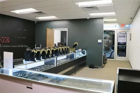 10887 NW 17th Street Sweetwater FL 33172