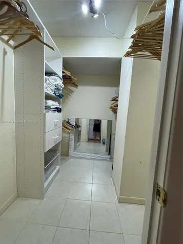 Hallandale Beach FL 33009