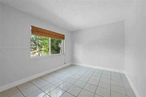 4088 Inverrary Drive Lauderhill FL 33319