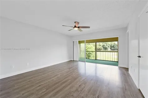 4088 Inverrary Drive Lauderhill FL 33319