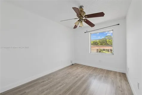 4088 Inverrary Drive Lauderhill FL 33319