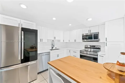 4088 Inverrary Drive Lauderhill FL 33319