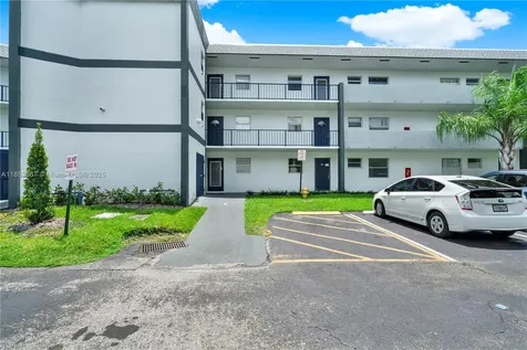 8320 Sands Point Boulevard Tamarac FL 33321