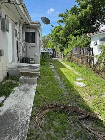 985 NE 146th Street North Miami FL 33161