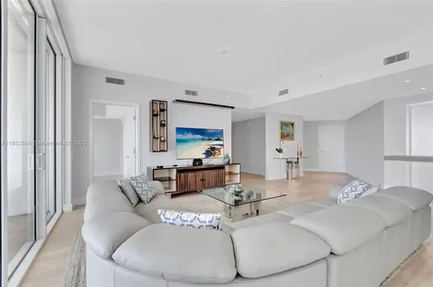 525 N Fort Lauderdale Beach Boulevard Fort Lauderdale FL 33304
