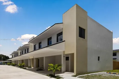 562 NW 7th Street Florida City FL 33034