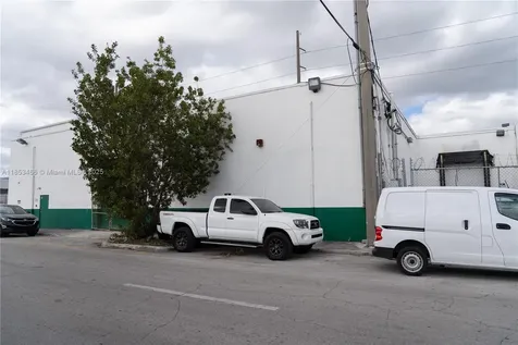 1395 NW 22nd Street Miami FL 33142