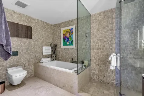 88 SW 7th Street Miami FL 33130