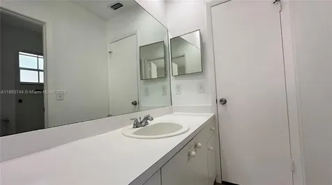 4764 NW 6th Place Coconut Creek FL 33063