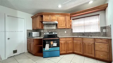 4764 NW 6th Place Coconut Creek FL 33063