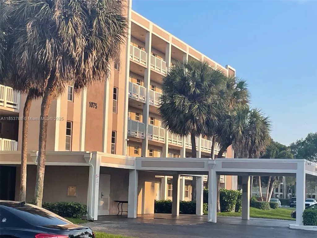 1075 Riverside Drive Coral Springs FL 33071