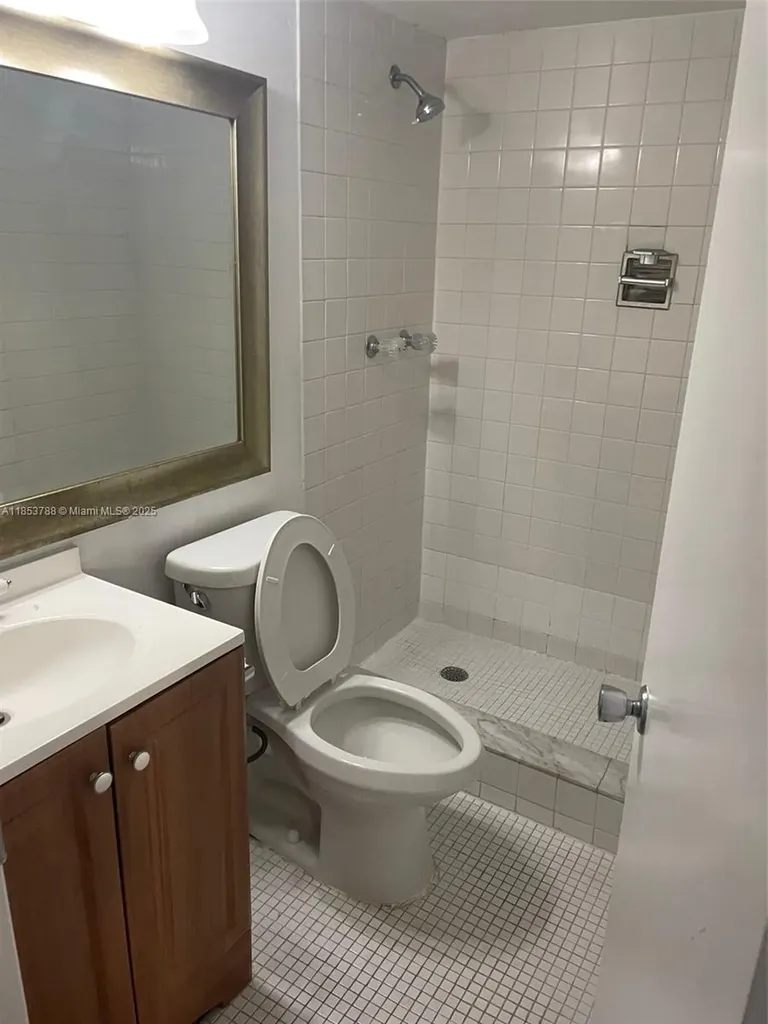 1075 Riverside Drive Coral Springs FL 33071