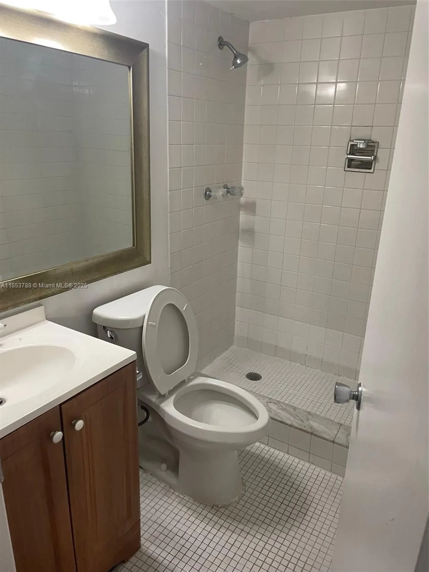1075 Riverside Drive Coral Springs FL 33071