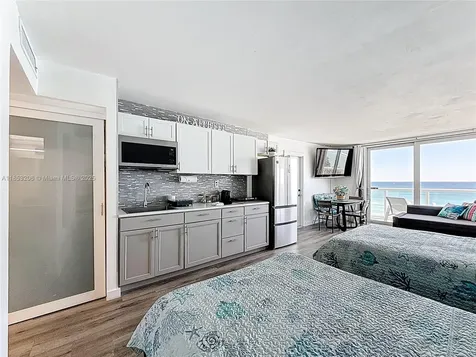 19201 Collins Avenue Sunny Isles Beach FL 33160