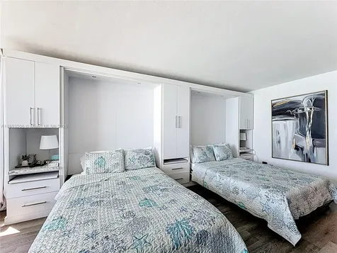 19201 Collins Avenue Sunny Isles Beach FL 33160