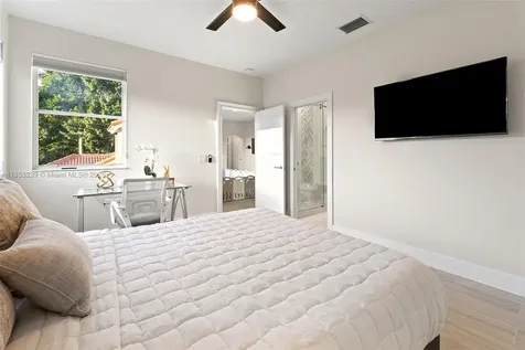 2438 Poinciana Court Weston FL 33327