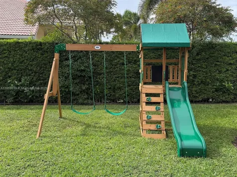 2438 Poinciana Court Weston FL 33327