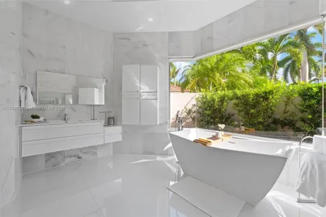 2438 Poinciana Court Weston FL 33327