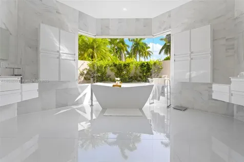2438 Poinciana Court Weston FL 33327
