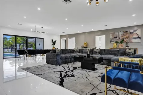 245 NE 156th Street Miami FL 33162